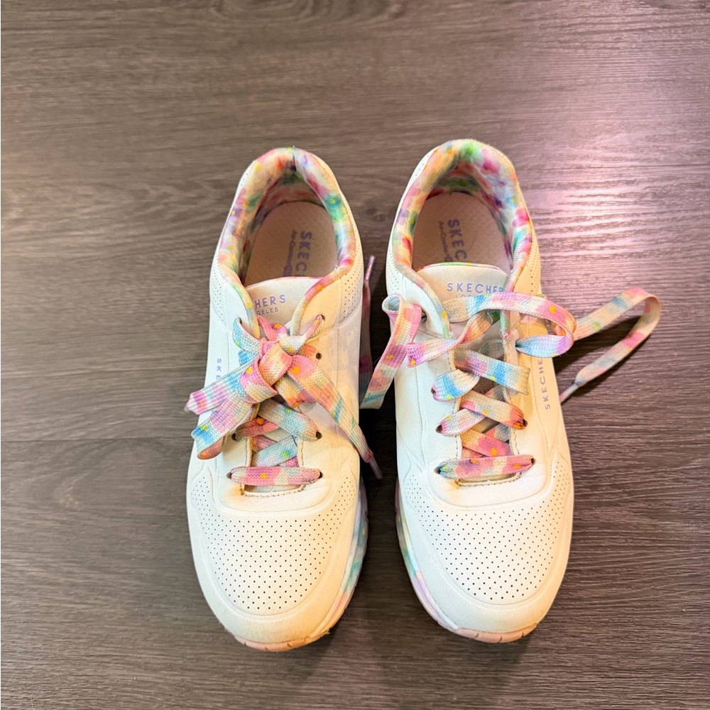 Skechers Kids' Cream Sneakers with Multicolor Accents